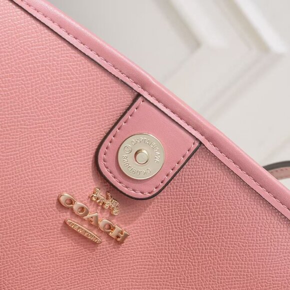 Coach Tote Bag - Picture 7 of 8